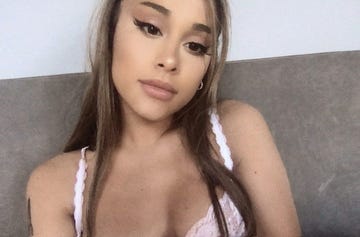 ariana grande selfie 2020