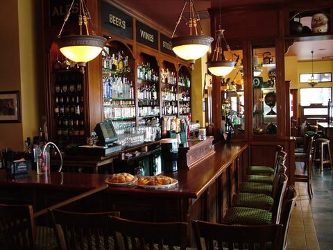 Pub, Bar, Drinking establishment, Tavern, Building, Restaurant, Café, Barware, Coffeehouse, Room, 