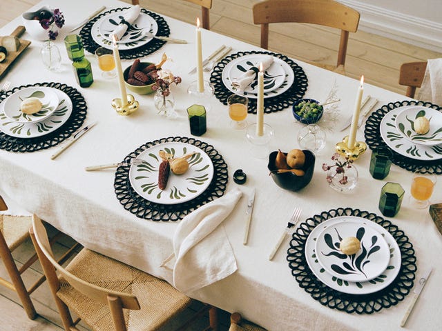 Black And Gold Table Setting,  Must Have