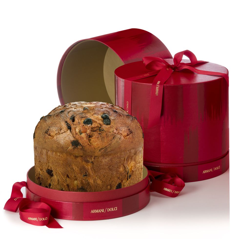 Bread, Product, Panettone, Food, Baked goods, Finger food, Dessert, Christmas pudding, 