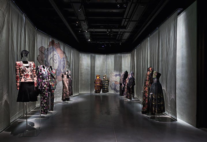 Interior design, Hall, Stage, Darkness, Costume design, Curtain, Fashion design, Haute couture, Collection, Drama, 