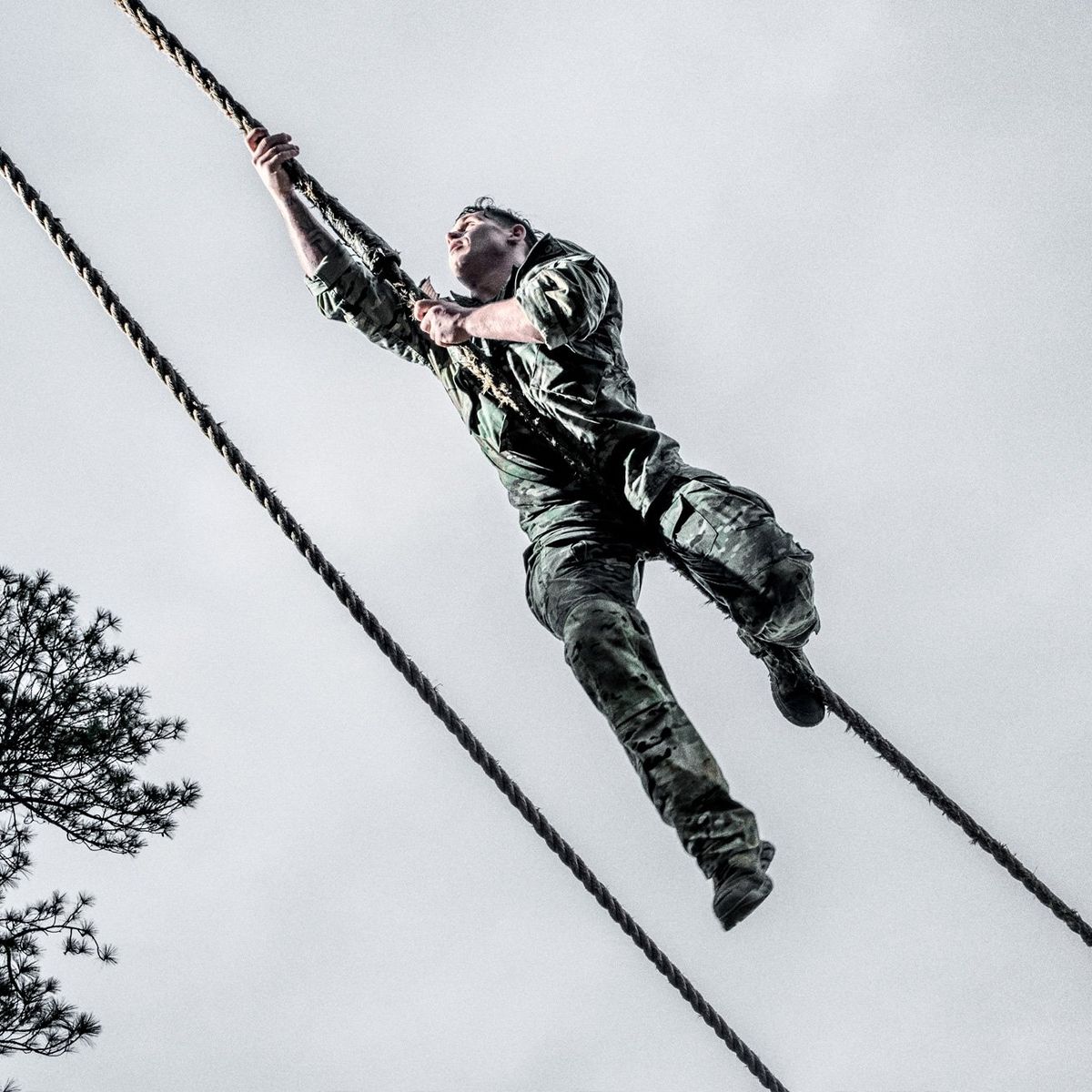 Learn How to Climb Rope like a Navy SEAL and Build Functional Strength -  ITS Tactical