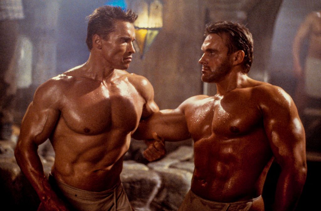 Arnold Schwarzenegger responde con pruebas a las críticas sobre su físico en  'Fubar' (Netflix)