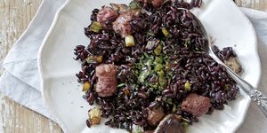 arroz negro con salchichas