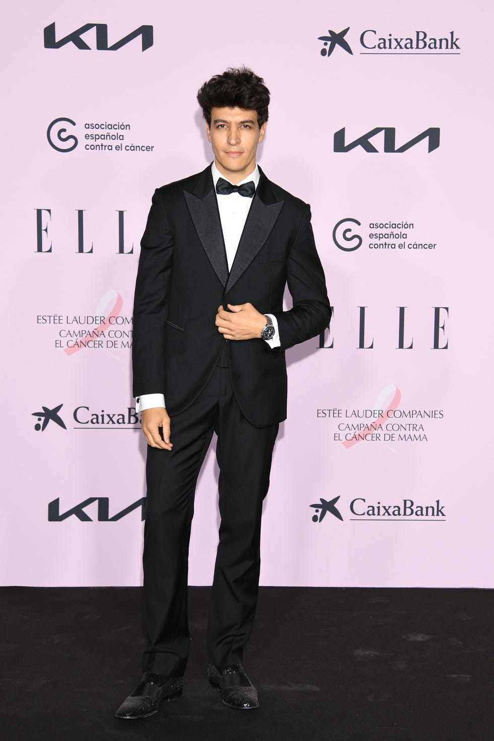 alfombra roja elle cancer ball 2023