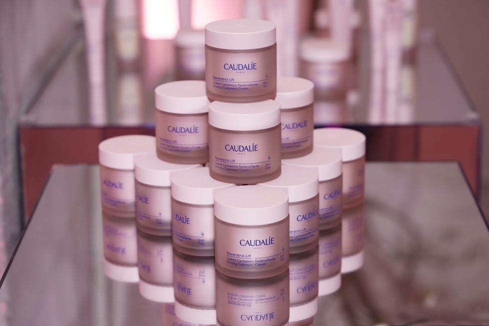 la fiesta de harpers bazaar y caudalie