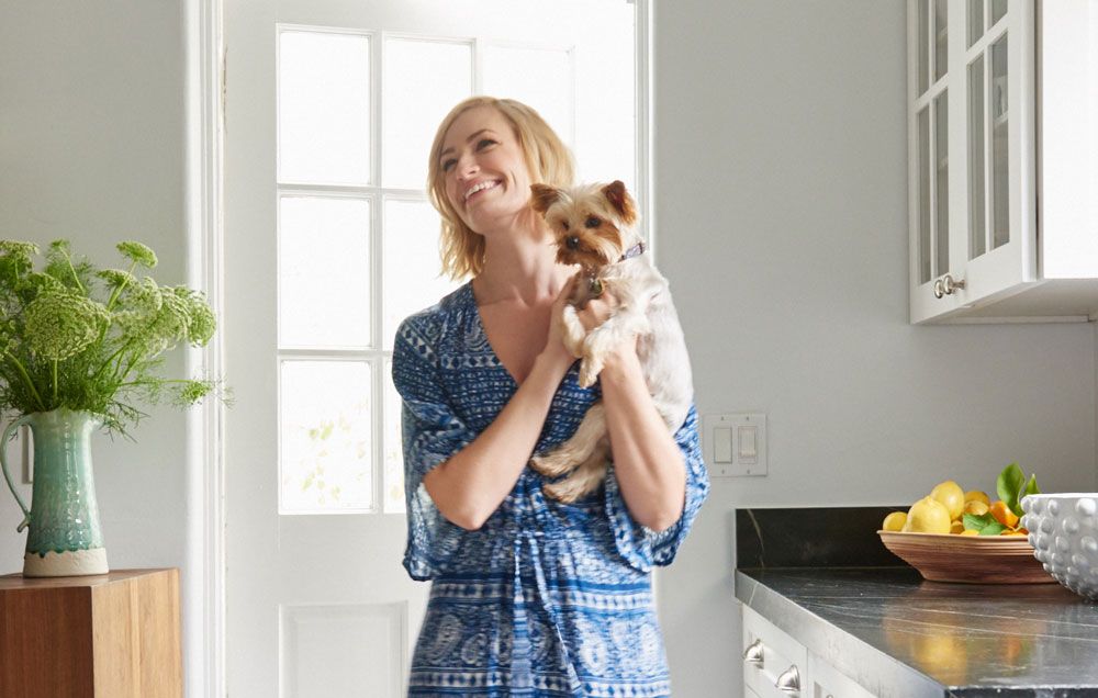 Beth Behrs Real Free Naked Pic And Videos - If This Is What a Broke Girl's House Looks Like, You Can Have Our 401(k) |  Women's Health