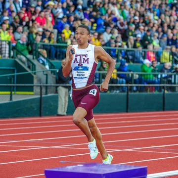 Donavan Brazier sets 800 meter NCAA record Donavan Brazier sets 800 meter NCAA record
