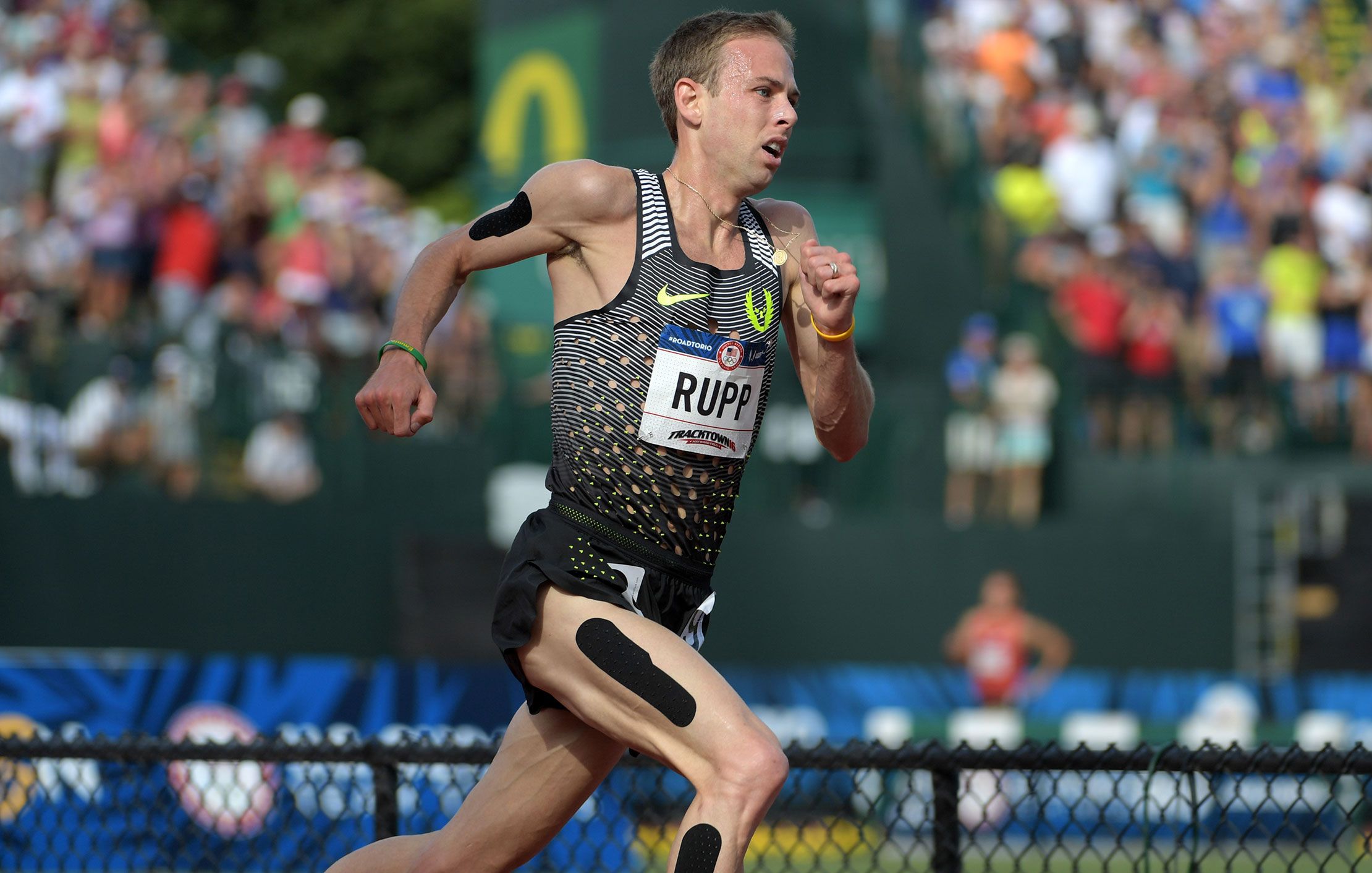 amplificación promedio Plisado Why Is Galen Rupp Covered in Black Tape When He Races? | Runner's World