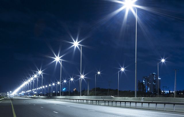 AMA Warns That LED Streetlights Create Driving Hazard