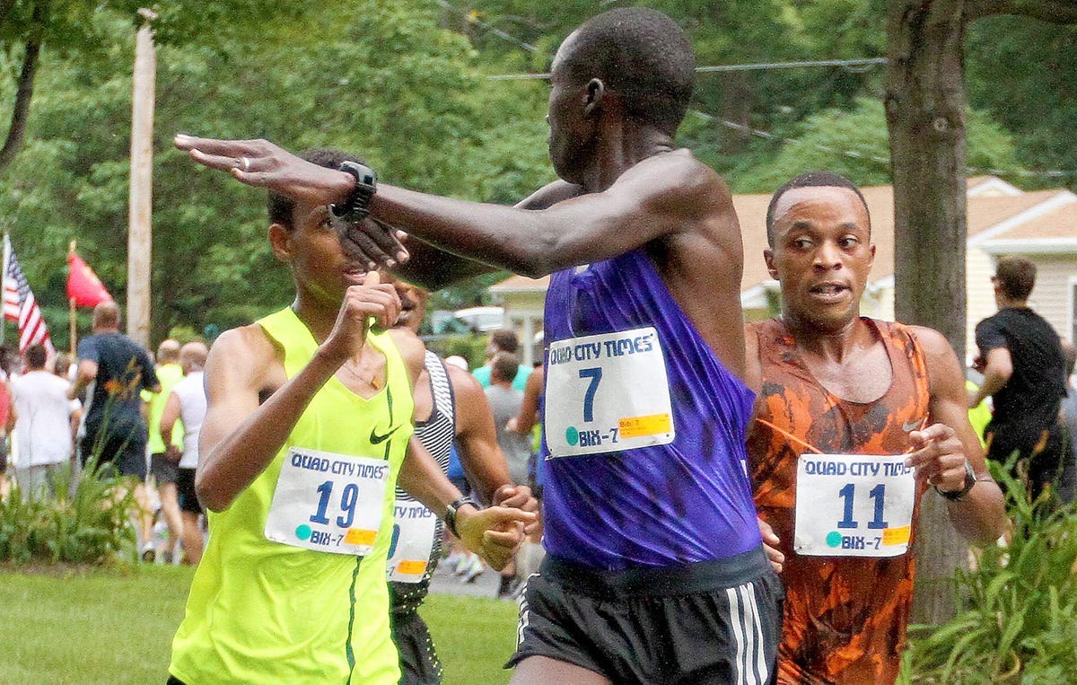 Watch Bizarre Scuffle Between Bix 7 Runners Could Change Race Results