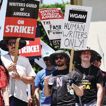 writers guild of america, wga, writers strike, artificial intelligence writers guild of america, wga, writers strike, artificial intelligence