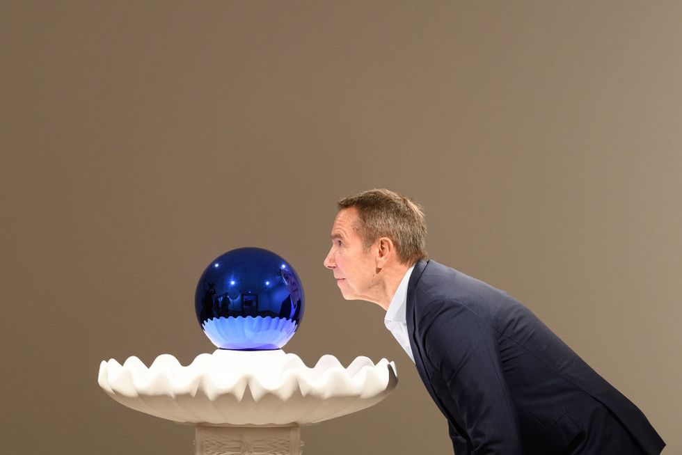 controversial artist jeff koons exhibits at the oxford ashmolean museum