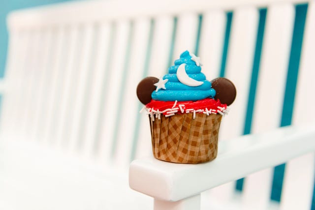 Frozen dessert, Dessert, Food, Baking cup, Cupcake, Ice cream cone, Ice cream, Buttercream, Cake, Baking, 