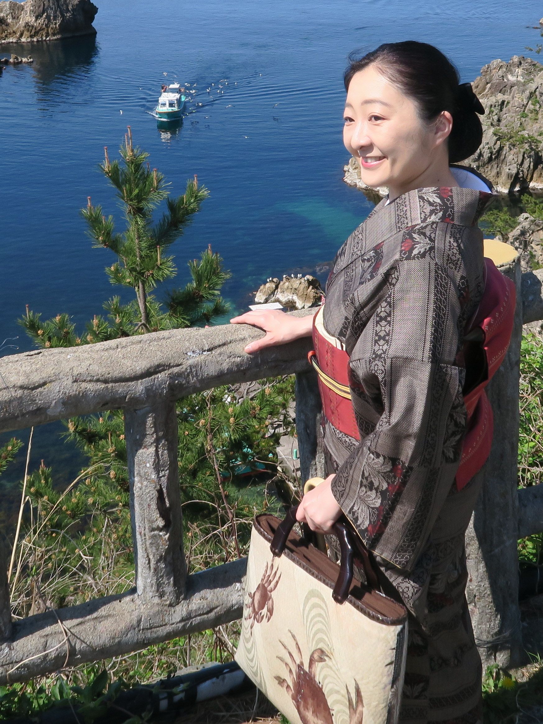 朝香沙都子の着物ダイアリー｜春の花粉症対策に大島紬が効果的！？