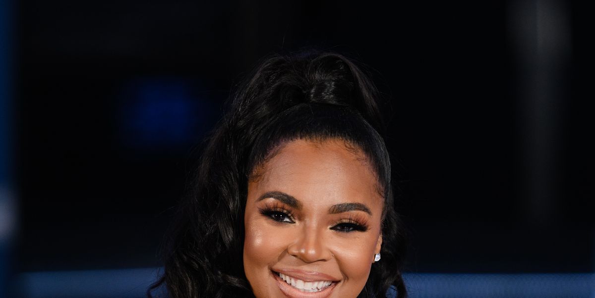 Ashanti just posted a no makeup selfie and how has she not aged since 2002?