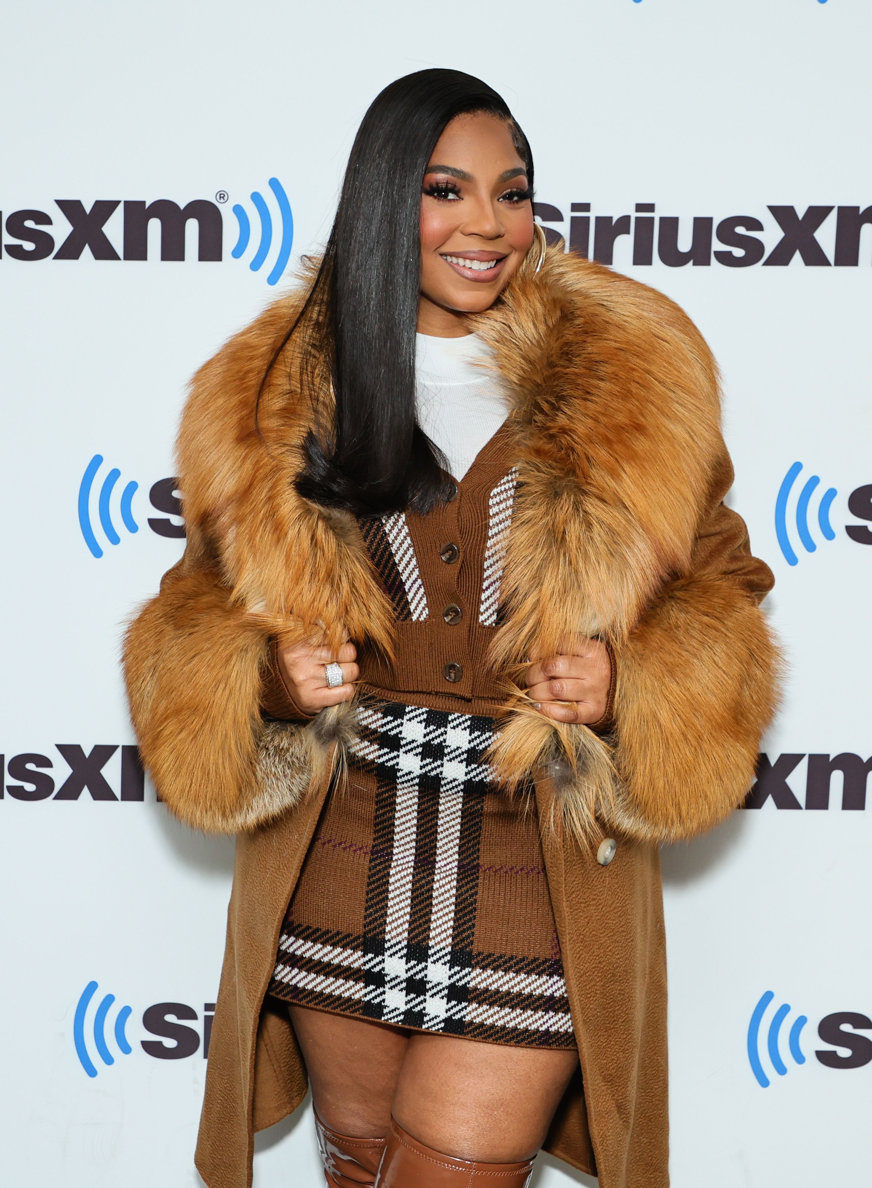 ashanti-visits-siriusxm-at-