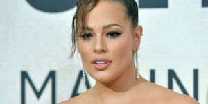 ashley graham look unreal in completely naked pic