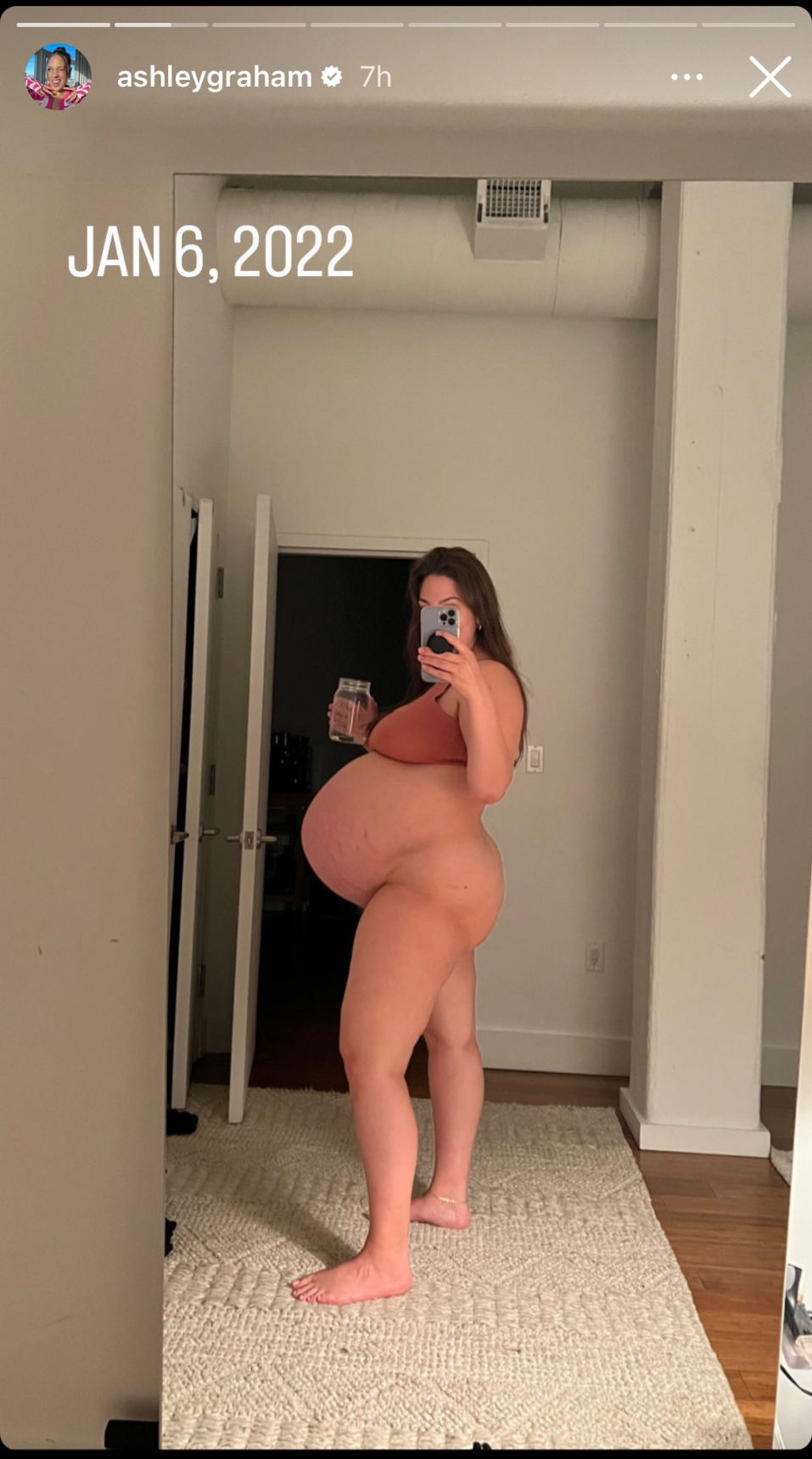 Ashley Graham looks unreal in totally naked pregnancy pics