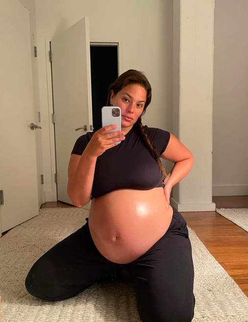 Ashley Graham shares why she stopped breastfeeding her twin sons