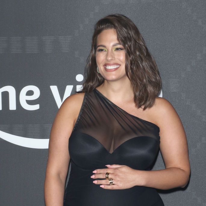 Plus Size Pregnant Nude Videos - Ashley Graham shares naked video showing off her \