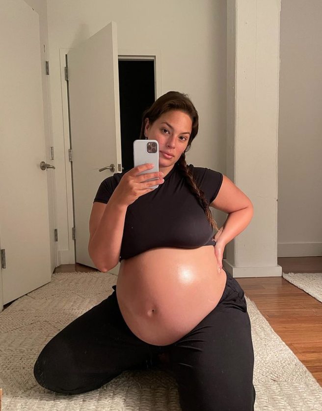 656px x 836px - Ashley Graham says twins are enjoying an 'extended stay'