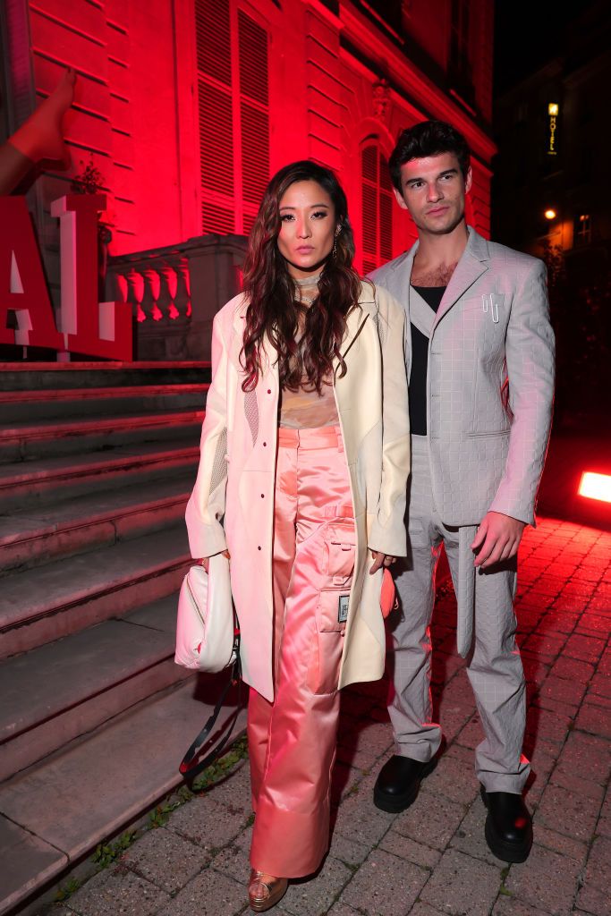 ASHLEY PARK AND PAUL FORMAN (EMILY IN PARIS) AT OFF-WHITE FALL WINTER 2023  SHOW IN PARIS 