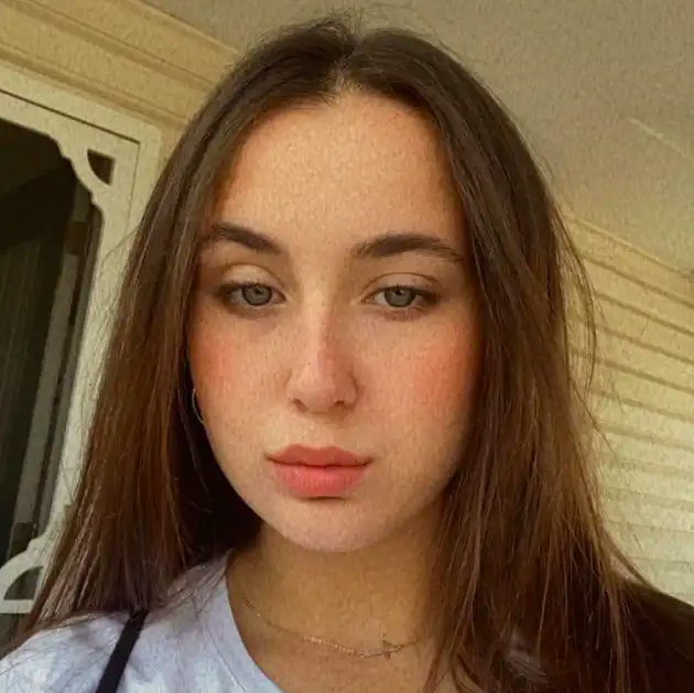Ashley Wadsworth: 19-year-old killed by boyfriend she met online