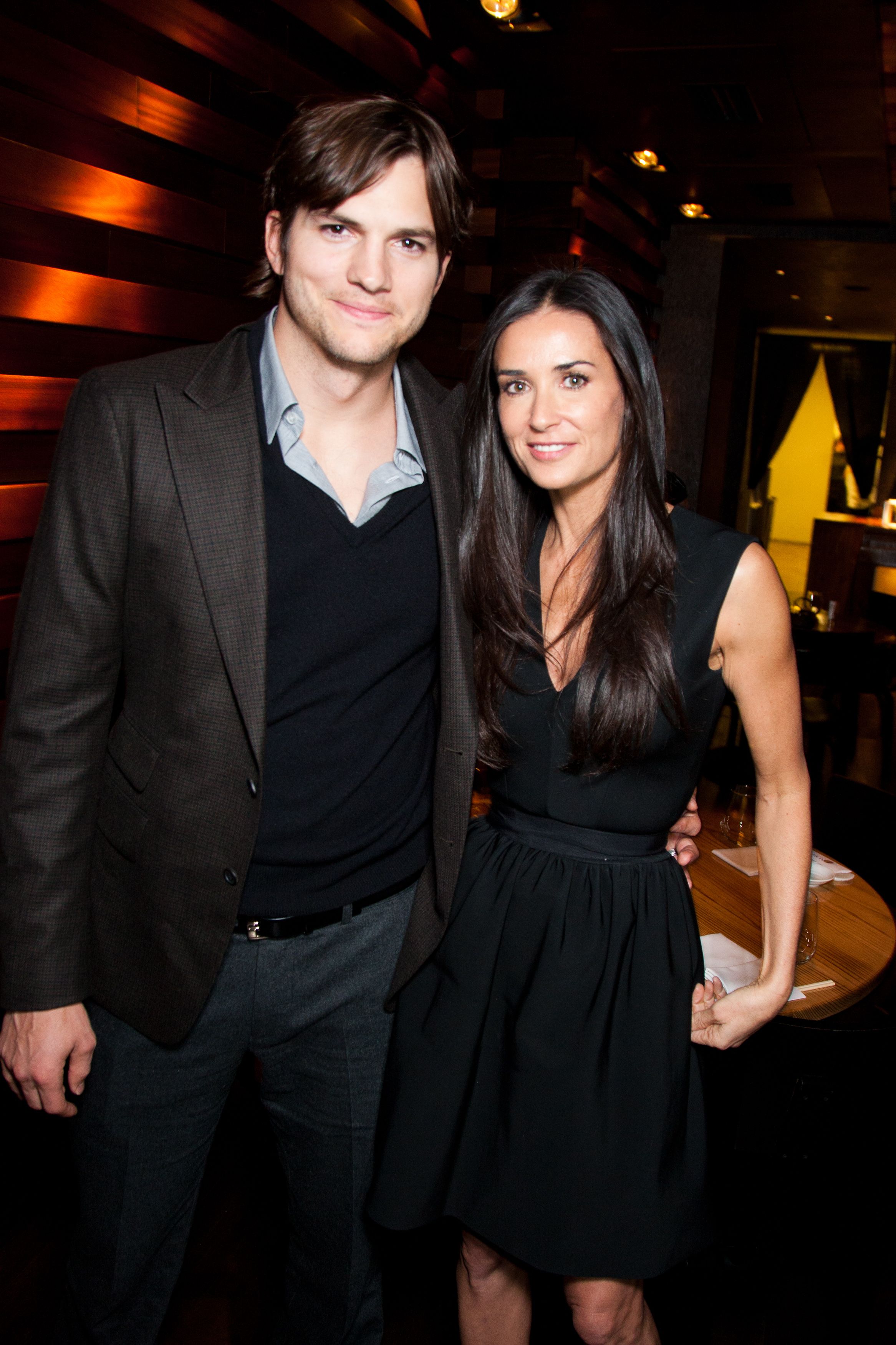Demi Moore Accuses Ashton Kutcher of Cheating on picture pic