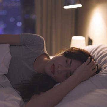 Asian woman lose sleep, importance of sleep for gut problems asian woman lose sleep, importance of sleep for gut problems