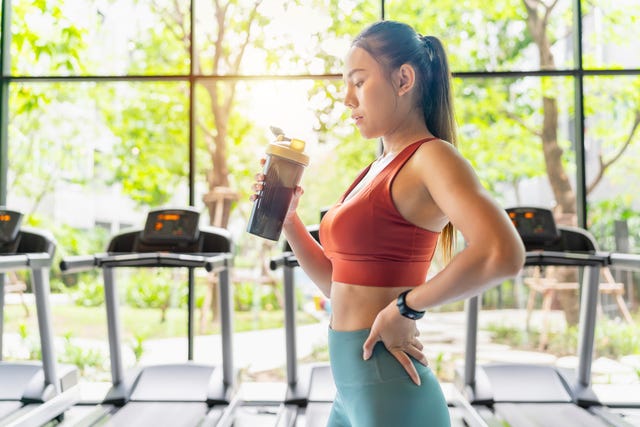 Is It Better To Drink A Protein Shake Before Or After A Workout 