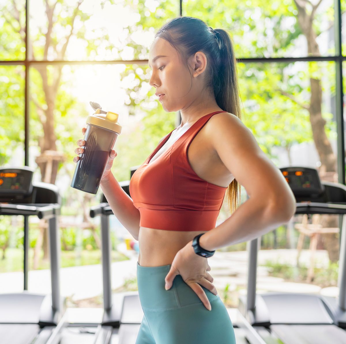 Is It Better To Drink A Protein Shake Before Or After A Workout?