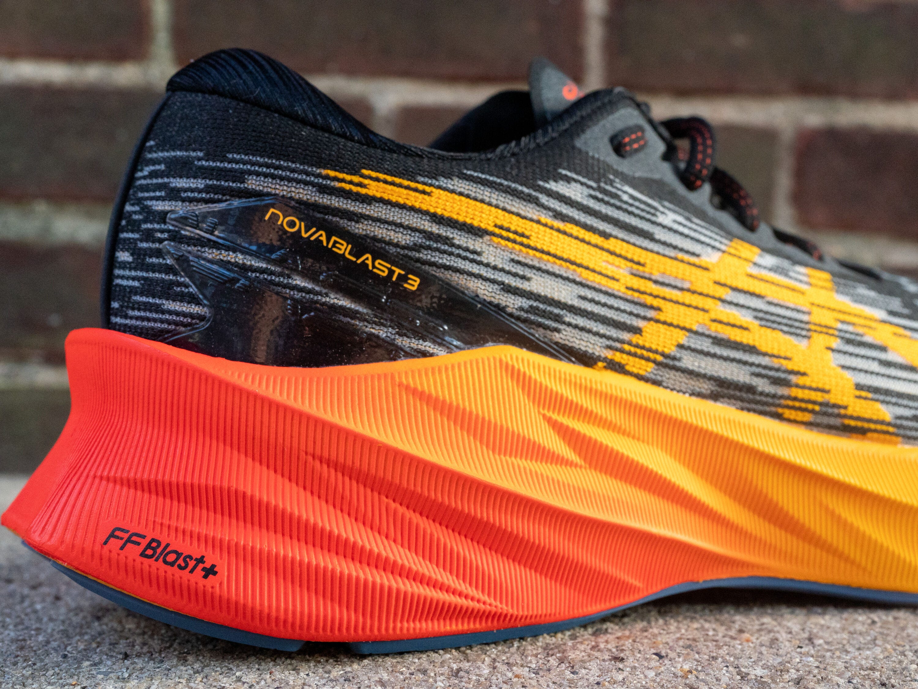 asics nova blast 3