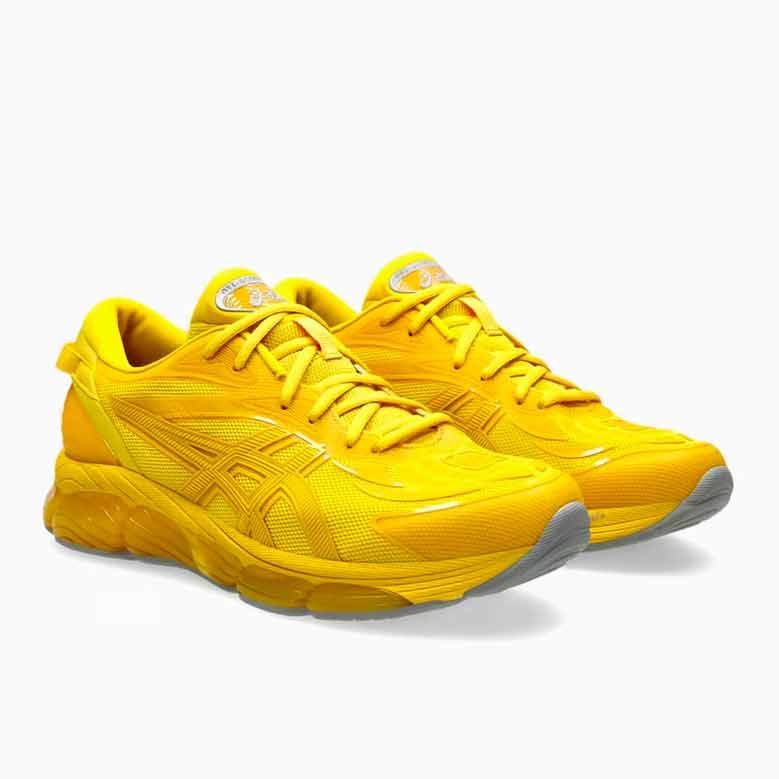 a yellow tennis shoe