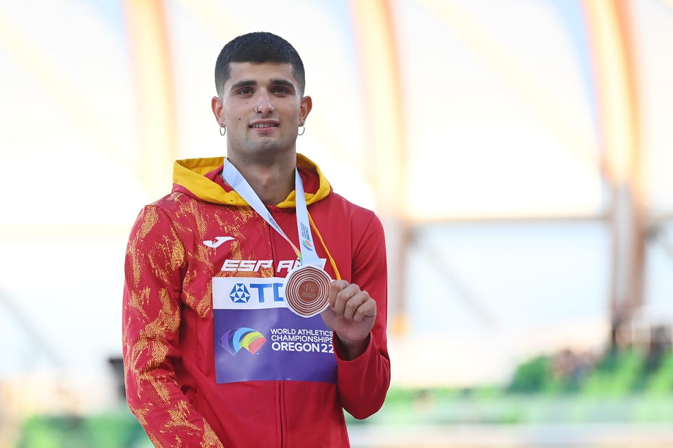 el atleta español asier martínez, bronce en el mundial de atletismo en los 110 metros vallas