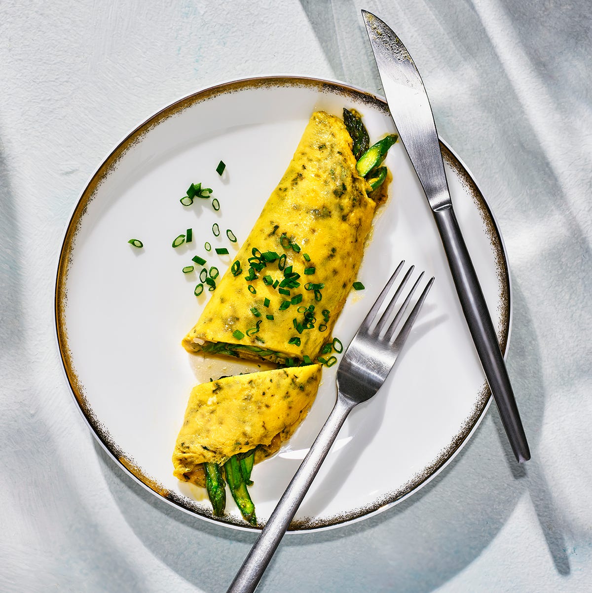 asparagus and pistachio pesto omelet