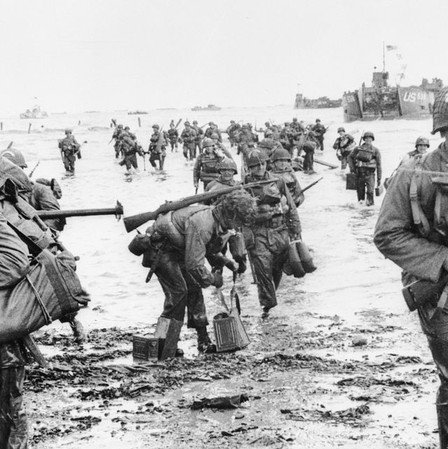 https://hips.hearstapps.com/hmg-prod/images/assault-troops-seen-here-landing-on-omaha-beach-during-the-news-photo-1686075189.jpg?crop=0.701xw:0.979xh;0.299xw,0.0213xh&resize=640:*