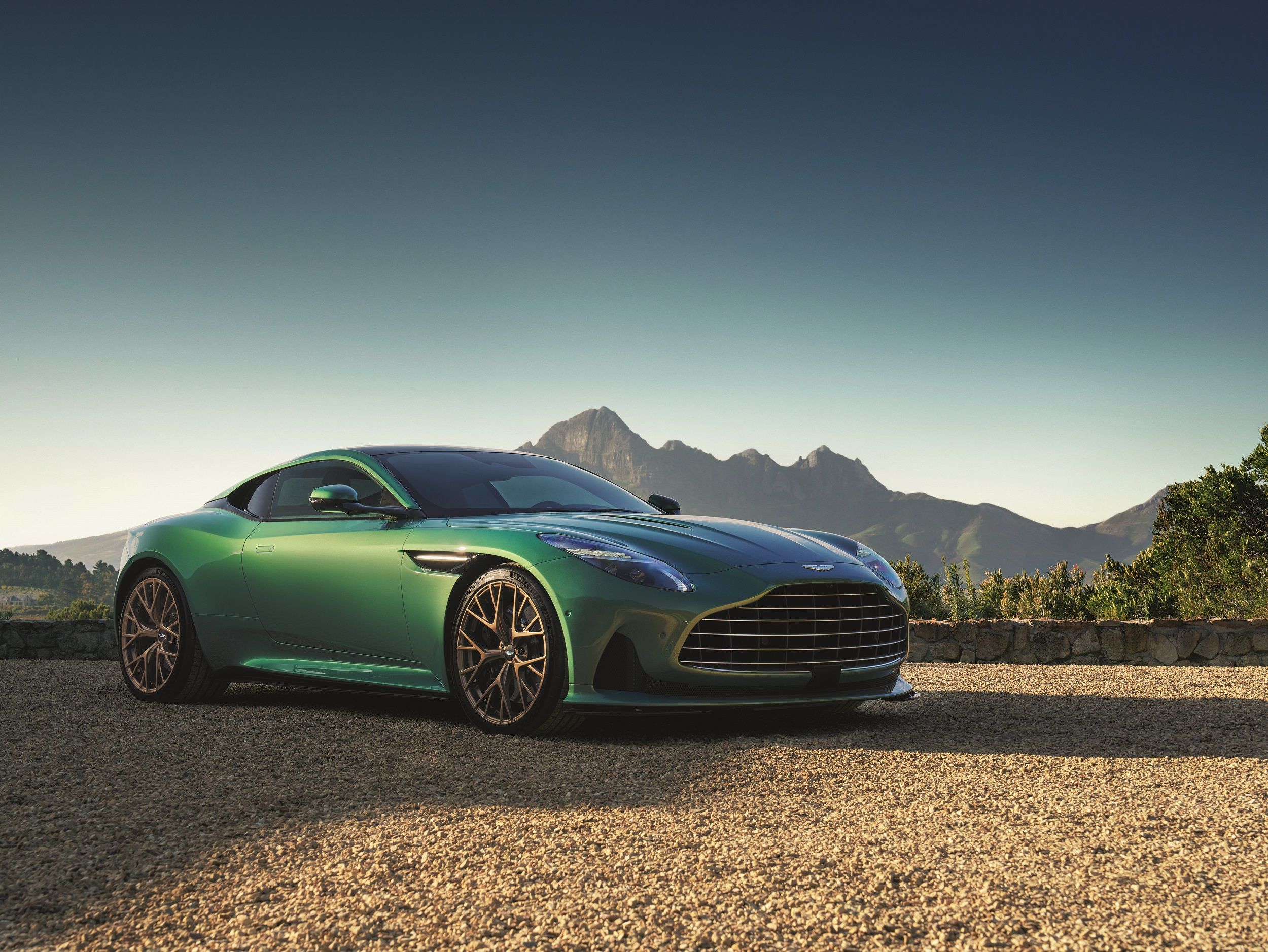 Todo lo que debes saber sobre Aston Martin, la nueva casa de