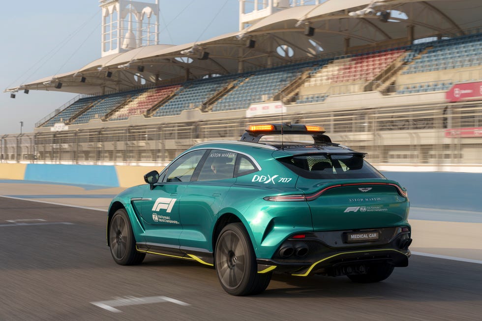 aston martin dbx 707 voiture médicale officielle de la saison 2023 f1