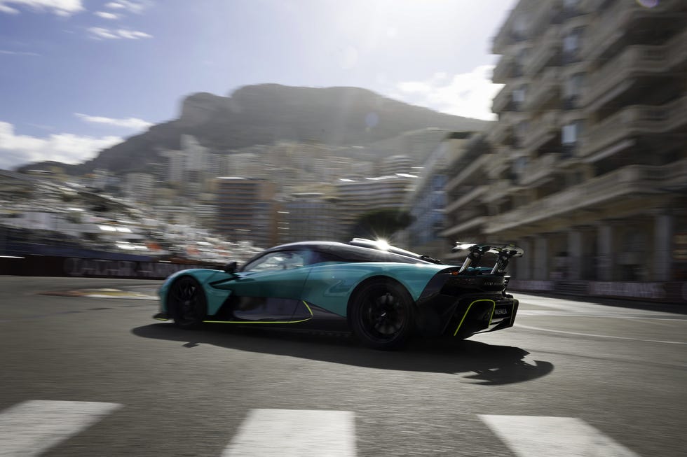 aston martin valhalla debut con fernando alonso