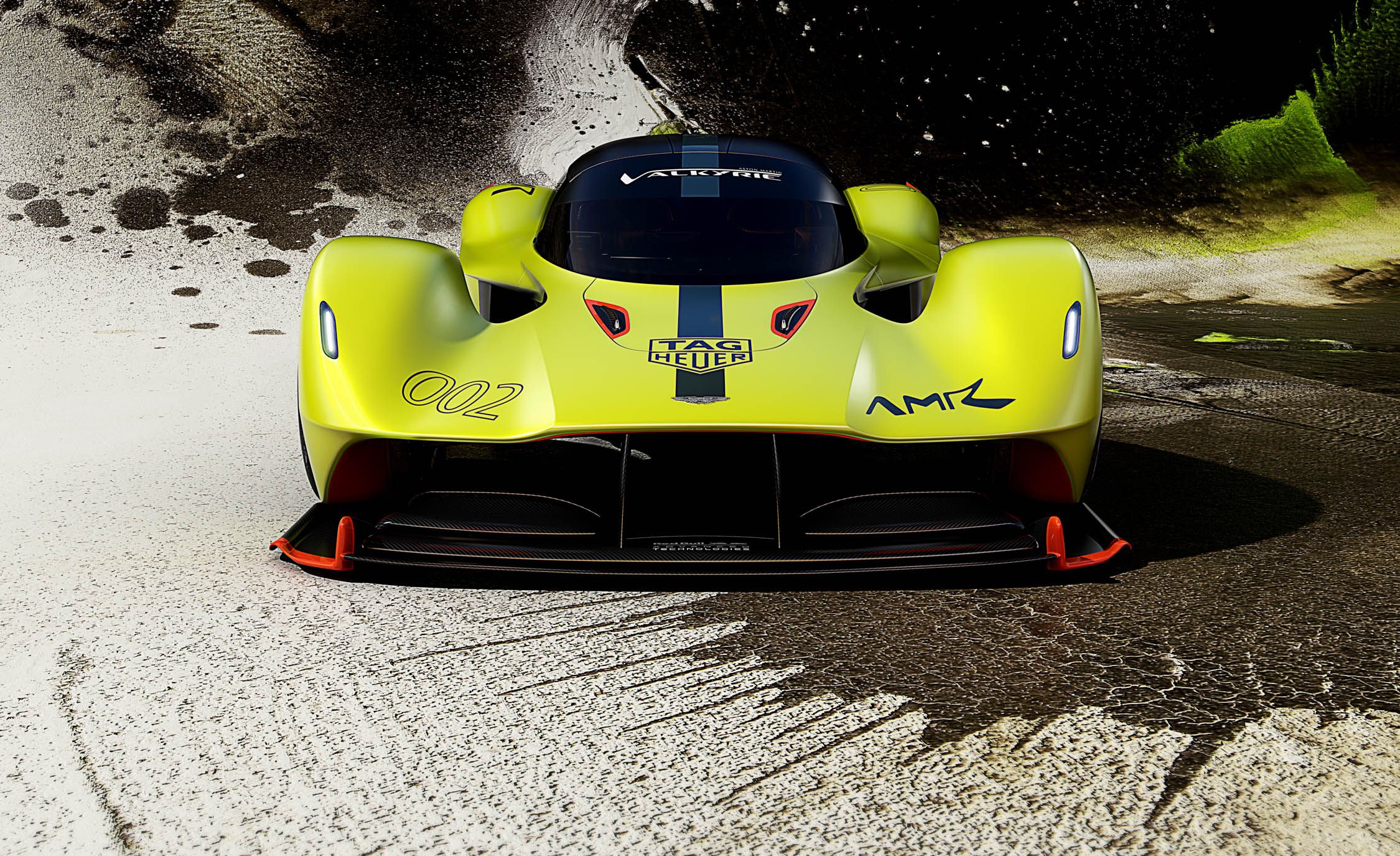 Aston Martin Valkyrie AMR Pro, Porsche Cayenne Turbo GT, Volvo