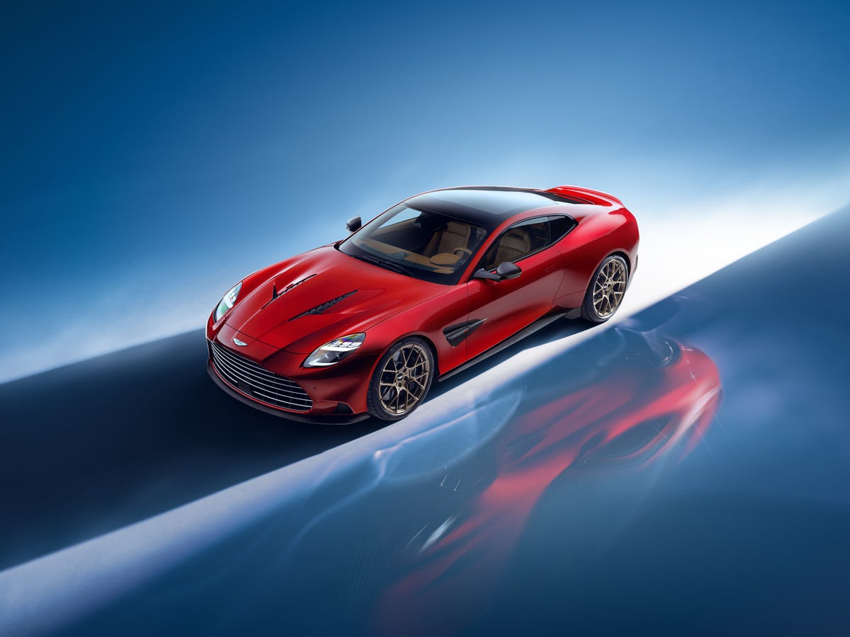 2025 Aston Martin Vanquish Stuns with 824HP V12, F1 Design Cues