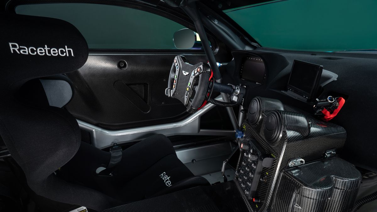 preview for Aston Martin Vantage y Vantage GT 2024: Los hermanos del AMR24, en acción