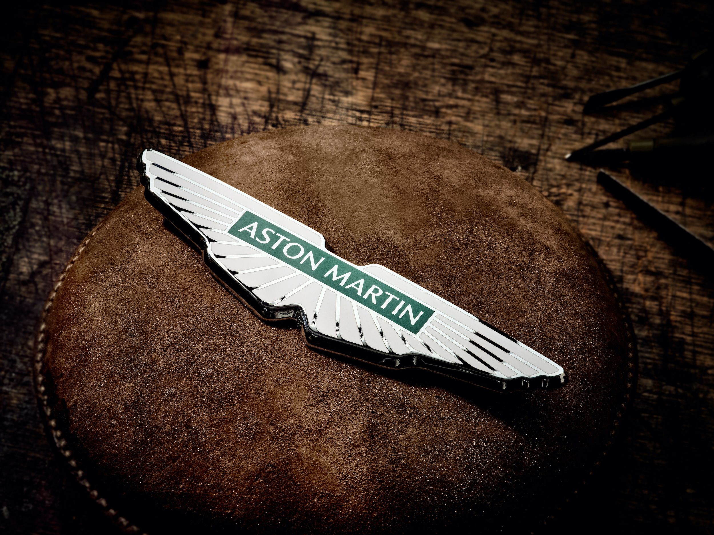 aston-martin-wings-badge-production-07-1658332733.jpg
