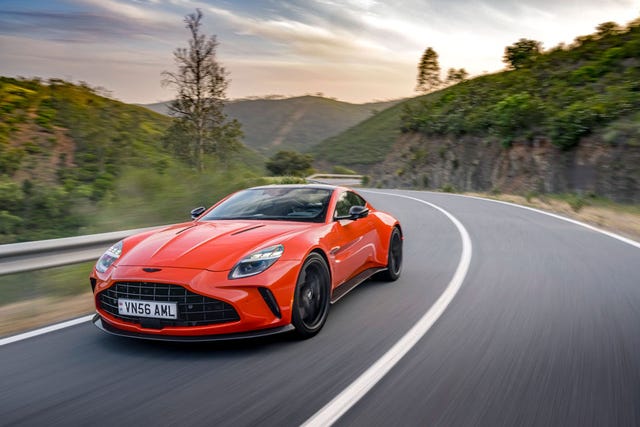 Gallery 2025 Aston Martin Vantage Drive Photos