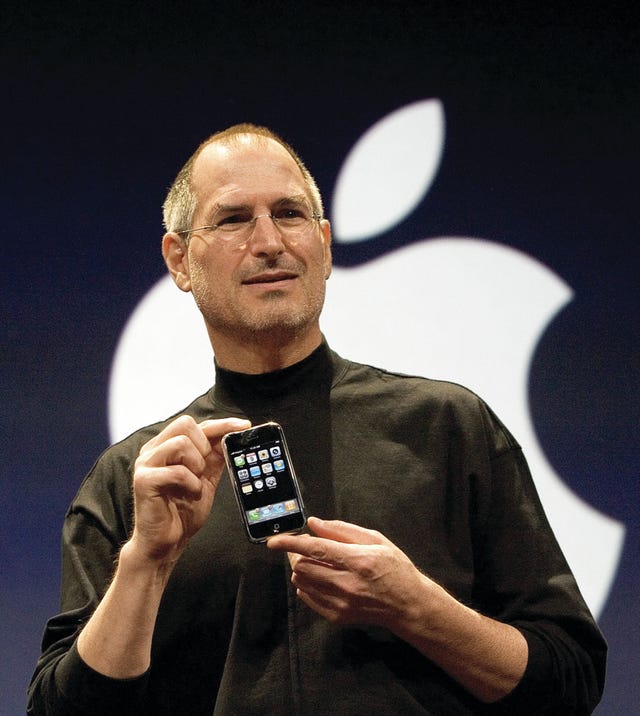 steve jobs introducing the iphone