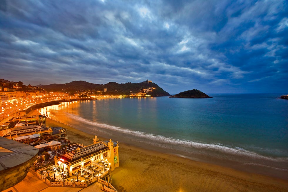 mejores atardeceres en españa en autocaravana y furgoneta camper en san sebastián