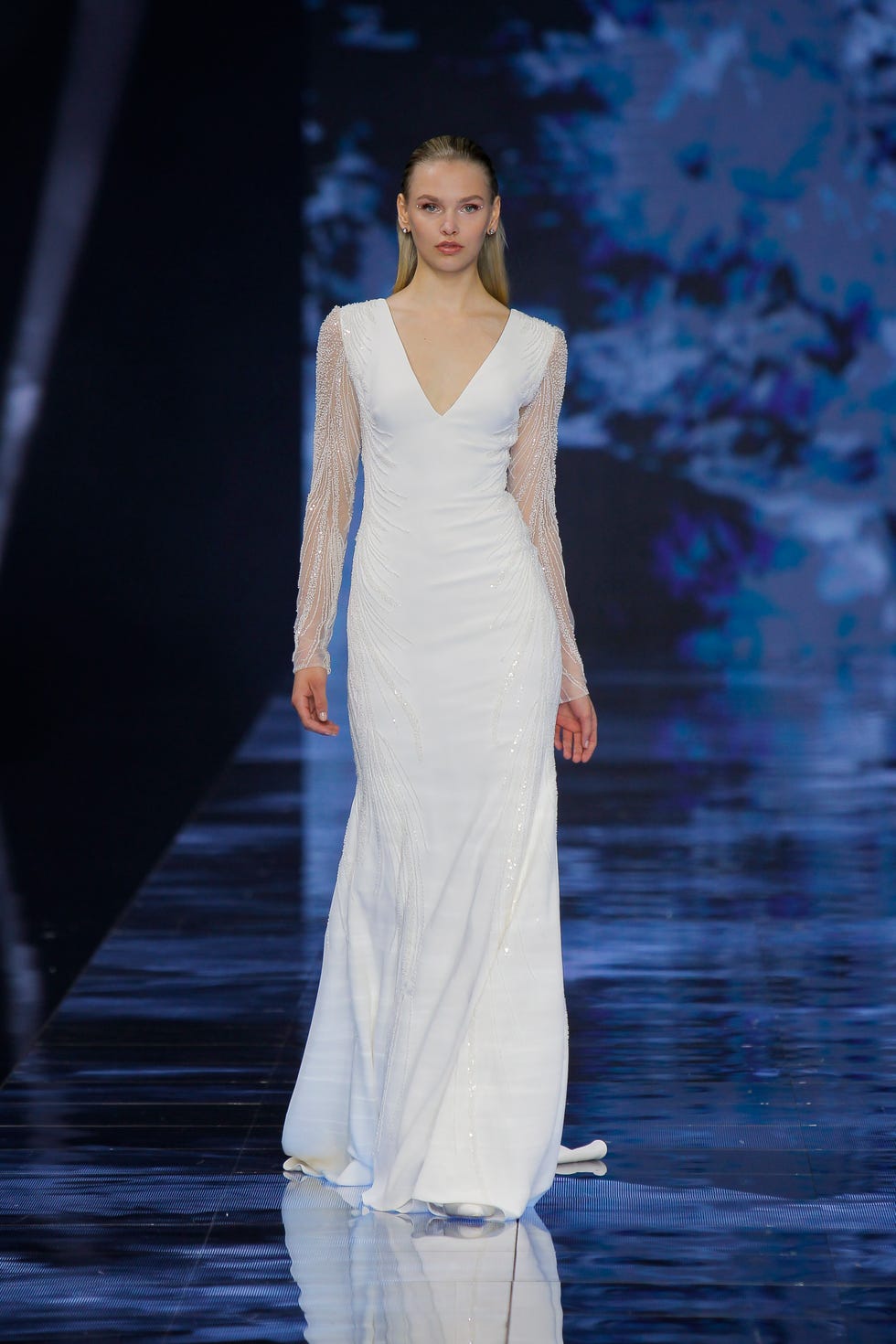 vestiti sposa 2024 la sfilata pronovias a barcellona