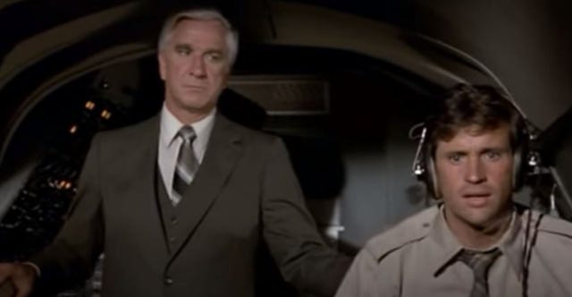 aterriza como puedas 1980, con leslie nielsen y robert hays