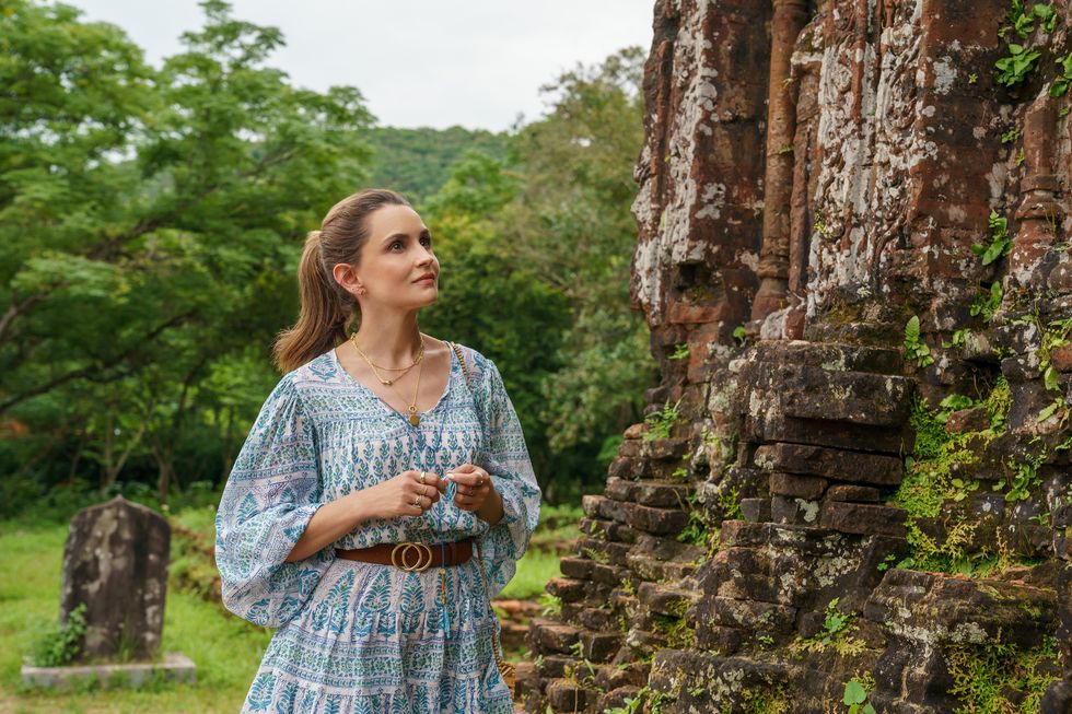 a tourists guide to love rachael leigh cook as amanda in a tourists guide to love cr sasidis sasisakulpornnetflix © 2022